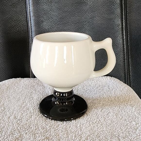 Set Of 2 Vintage Caribe China White & Black Pedestal Espresso Coffee/ Tea Mug - Picture 1 of 5